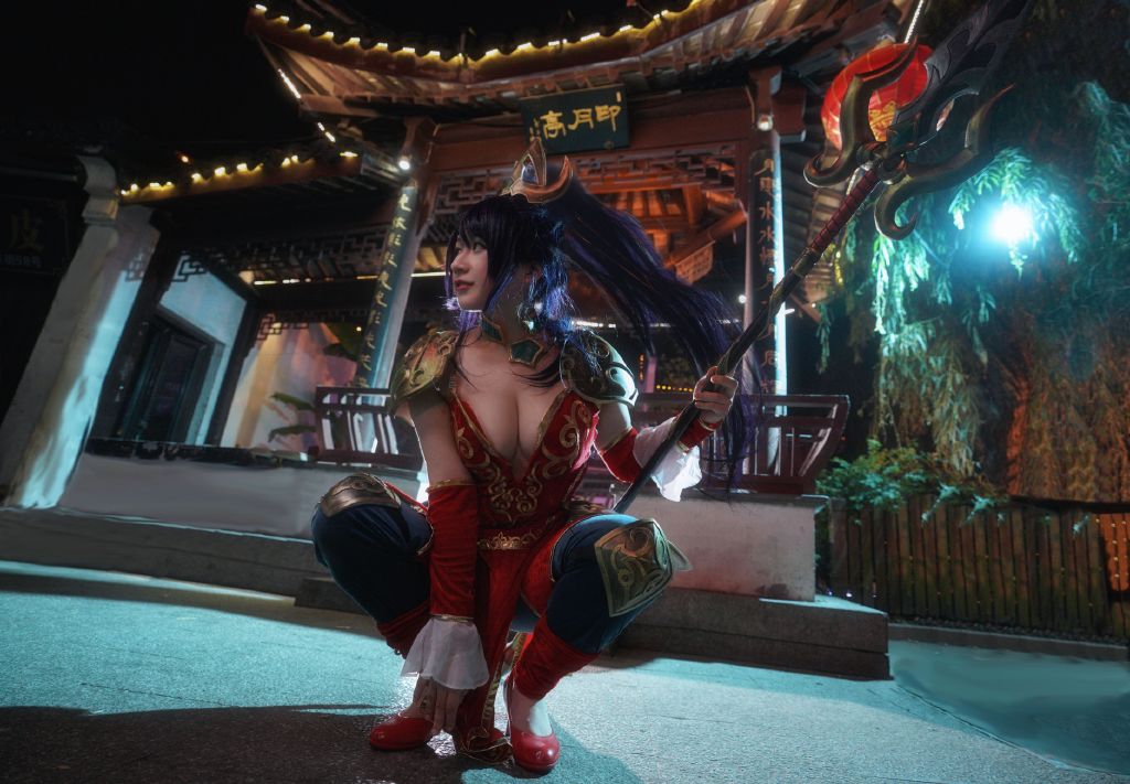 美女cos英雄联盟三国豹女,别有一番风味