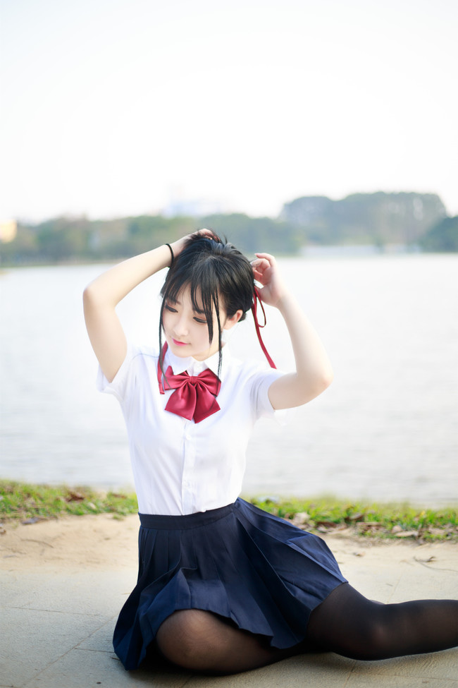 jk制服美少女,网友:这就是你们说的校花吧