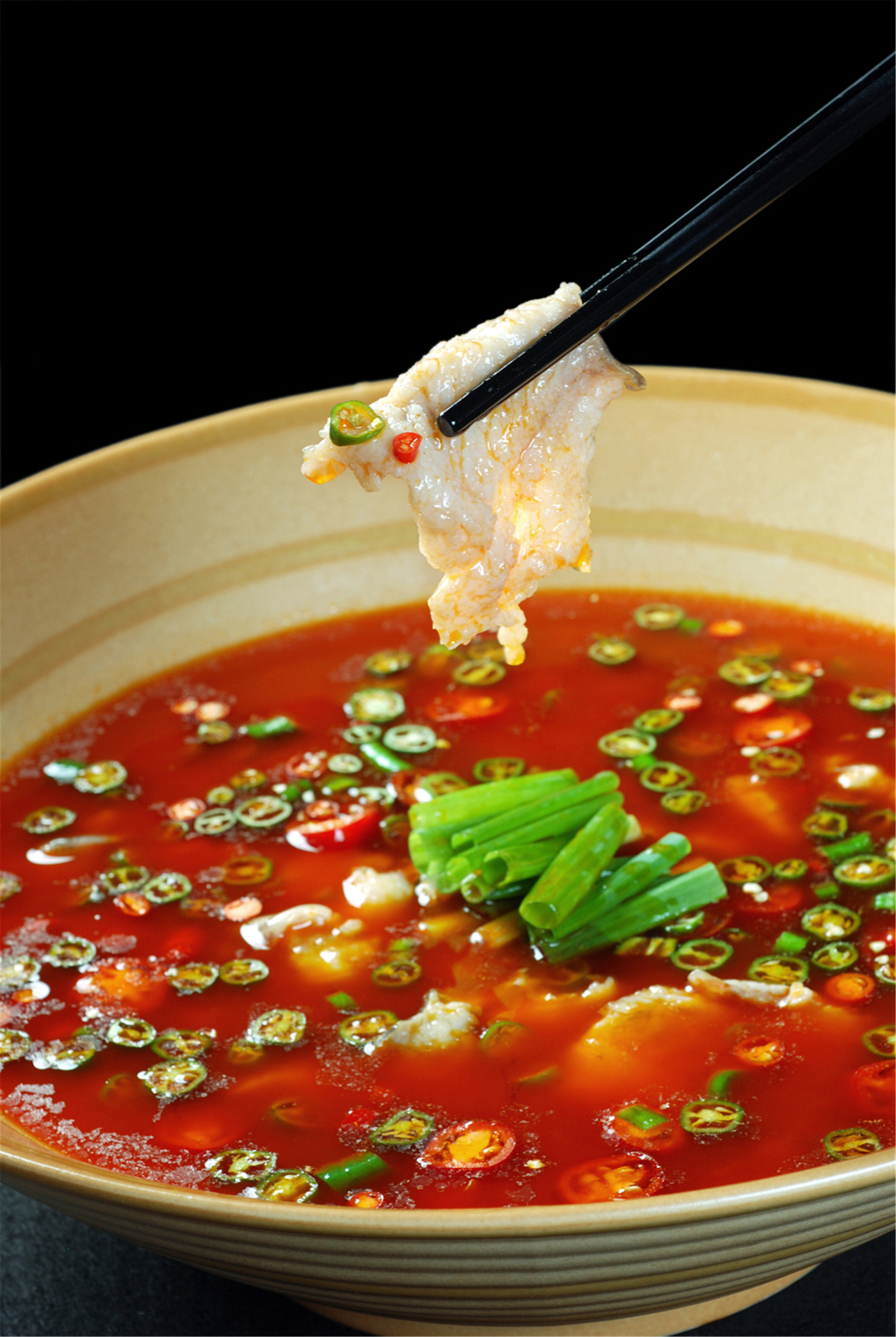 鲜椒江团:此菜有着,色香味俱全的特征,也广受人们的喜爱.