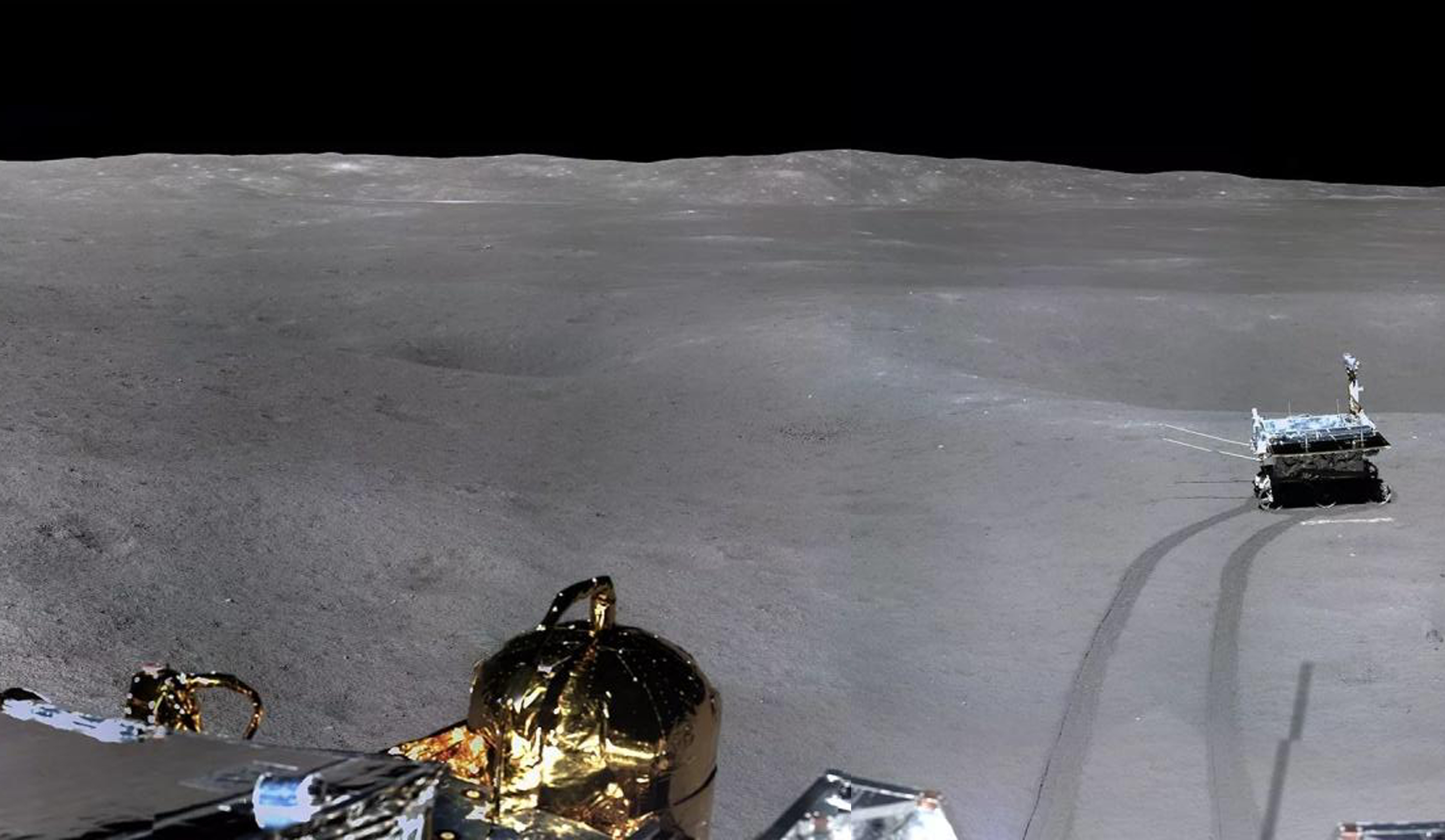站在嫦娥4号上看月球背面全景图,会有什么样的体验?