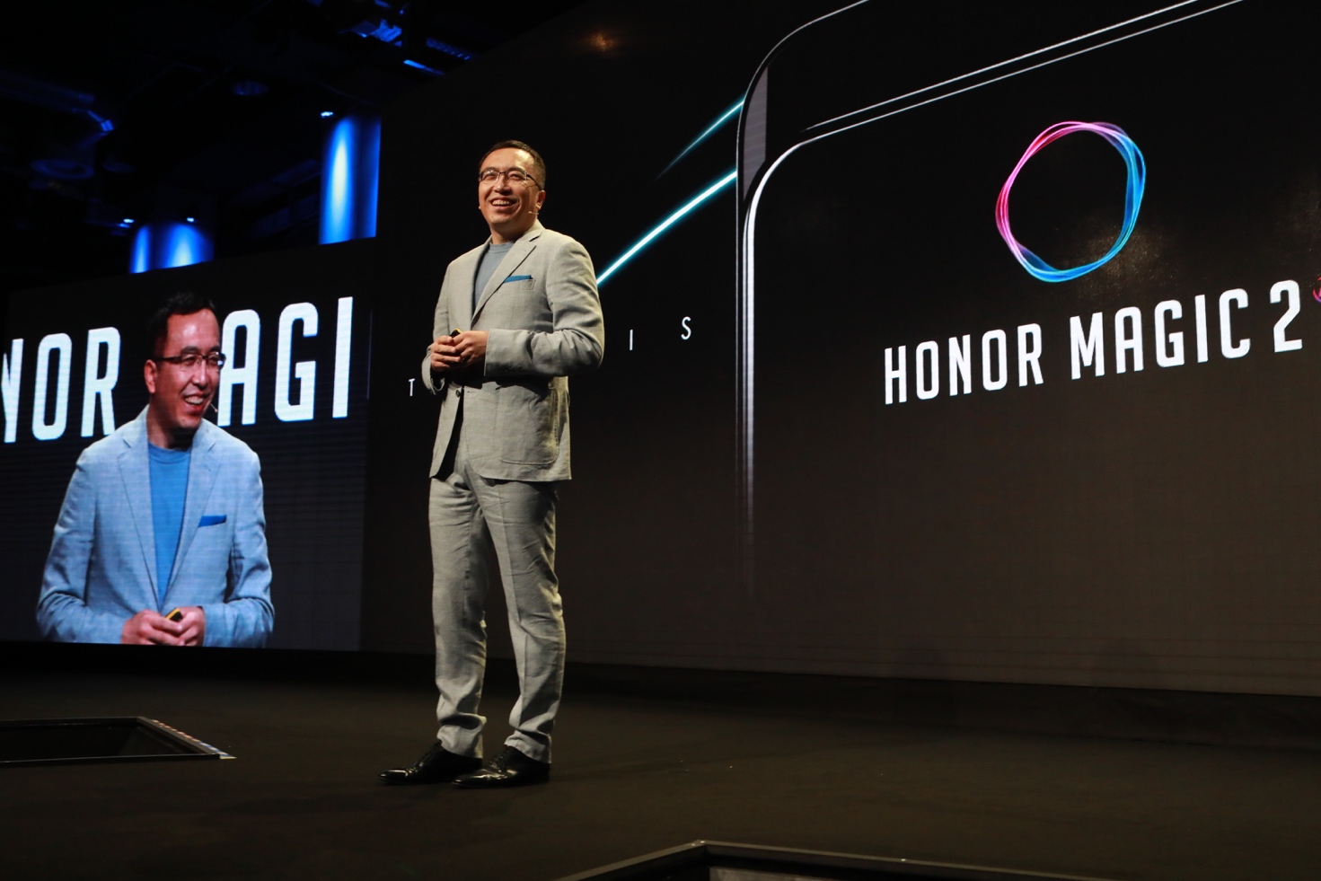 荣耀magic2为什么不采用电动结构?总裁赵明霸气回应