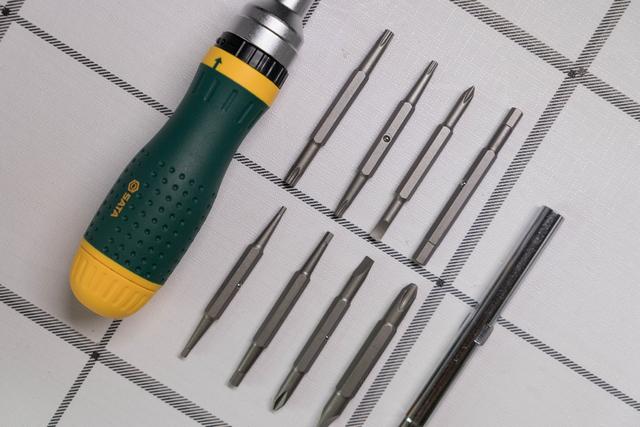 简约不简单的实力派选手——世达sata19合一棘轮螺丝刀套装组合