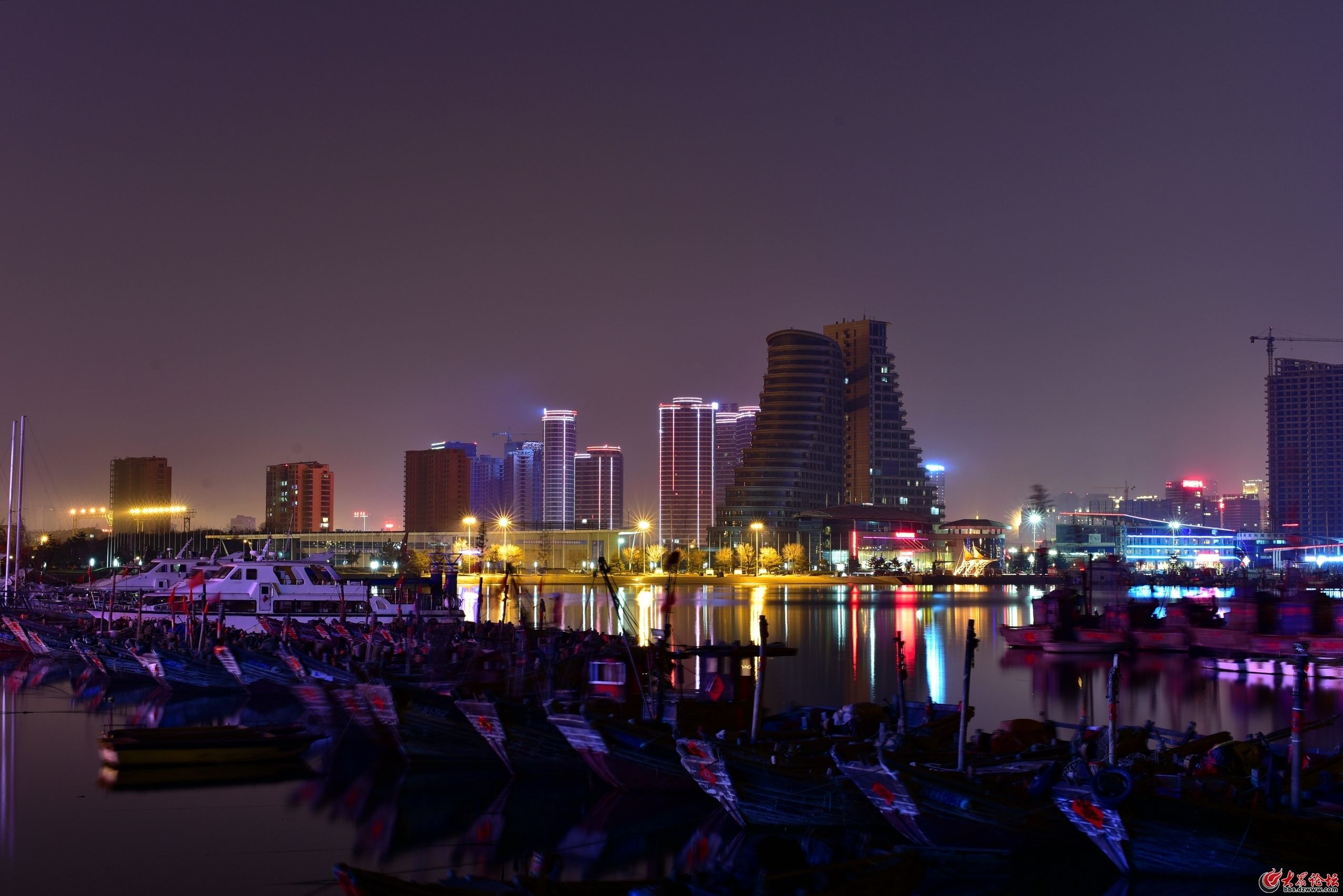 日照不仅要建成钢铁城市,还要打造船舶,浆纸,粮油,石化,木材等外向型