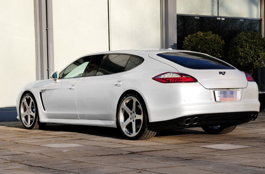 如虎-如虎 xl:是最近流行车型,车身上的轮廓富有张力