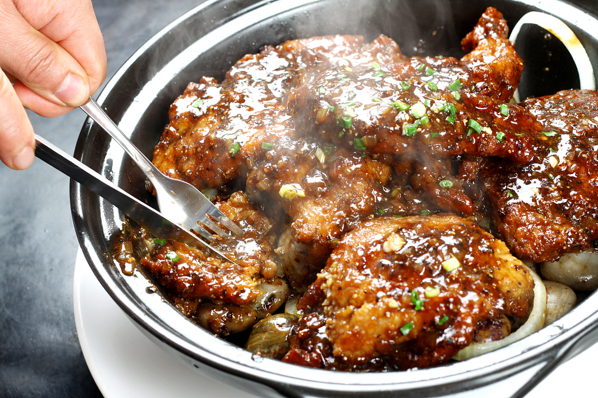 《风味人间》宝藏文案 1,不管萍水相逢,还是先天注定,偶然的无心插柳