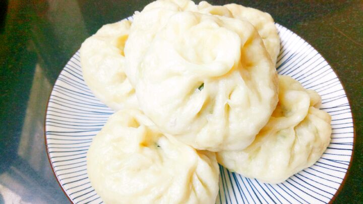 外边卖的韭菜鸡蛋粉条包子为什么好吃?原来这么调馅