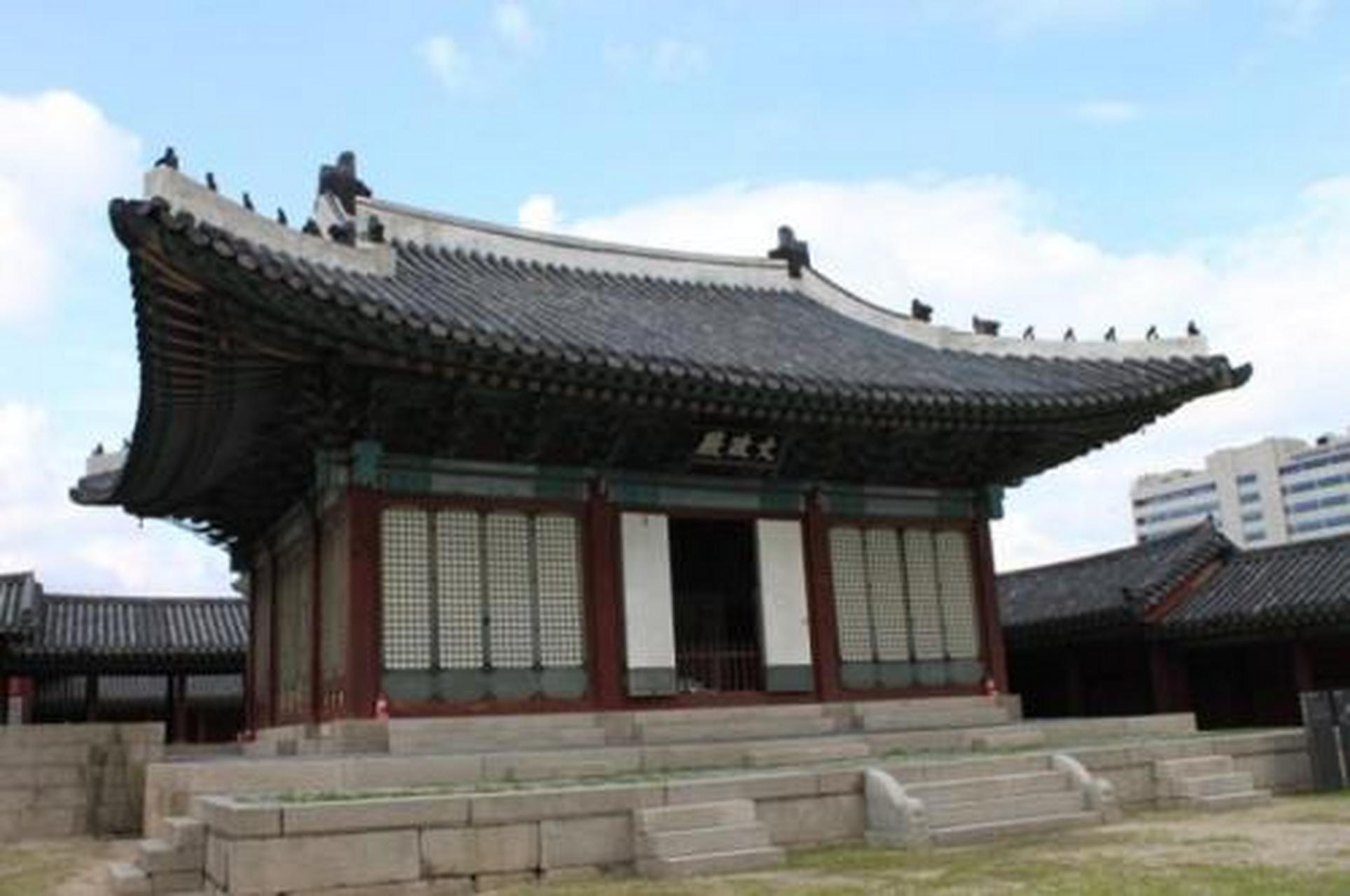 通明殿——昌庆宫中最大的内殿,创建之初就是大妃的住处,后移至中宫殿