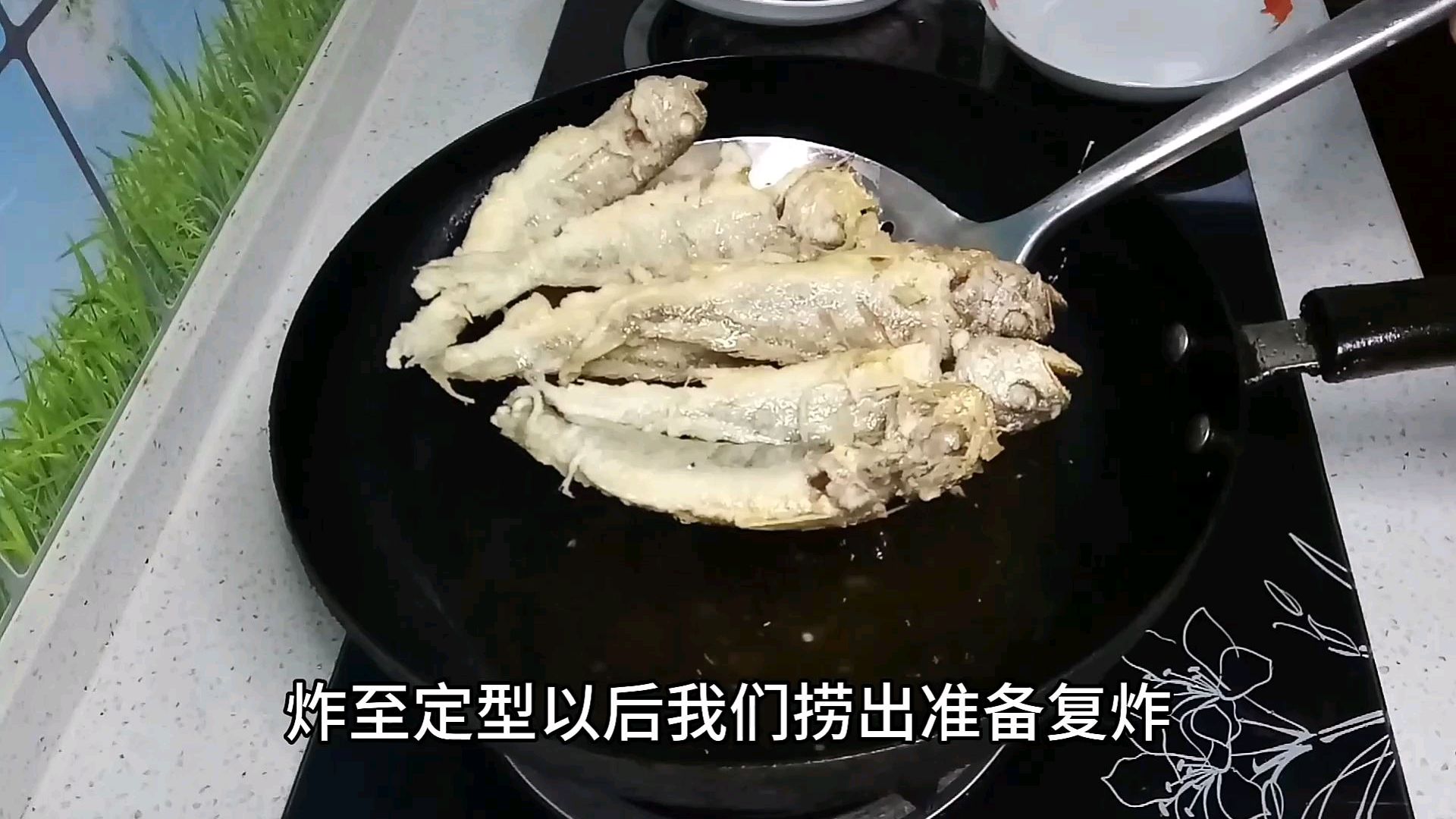 厨师长教你做干炸小黄鱼,外表金黄,口感酥脆