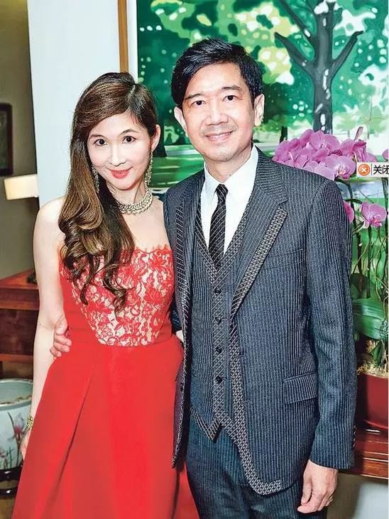 潘迪生老婆图片