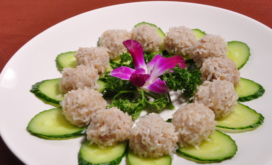 糯米丸子里面的糯米,适宜体虚自汗,盗汗,多汗,血虚,头晕眼花,脾虚腹泻