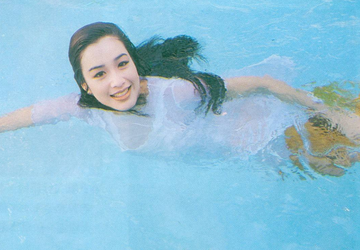 看了钟丽缇年轻时照片,才明白小12岁的张伦硕,眼光有多好!