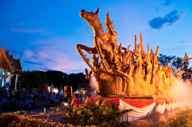 【泰·及时】守夏节&三宝佛节,带您领略泰国佛教文化的独特魅力