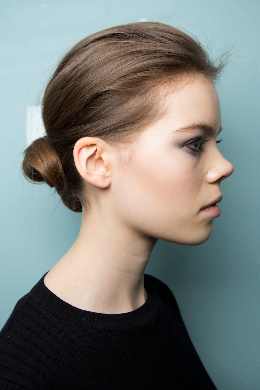 今年的纽约到处都是"低丸子头",没有比这更熟女的发型了