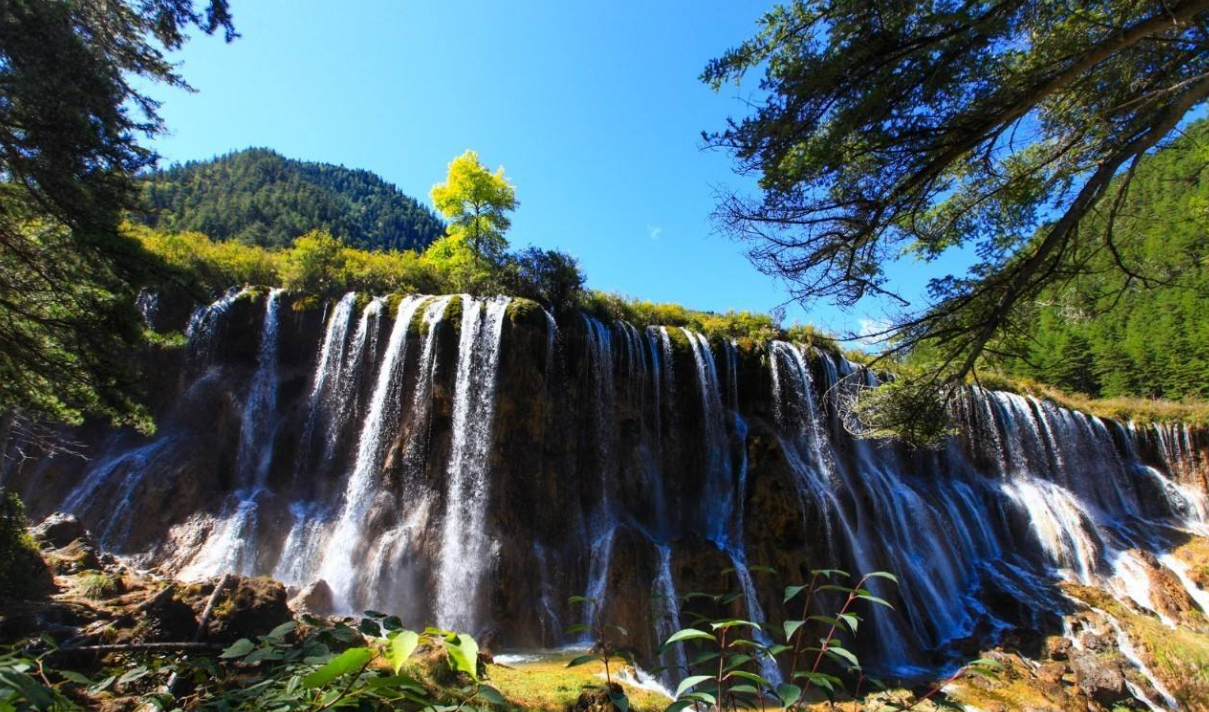 来到此地再也不用羡慕天上的神仙,因为这就是人间仙境