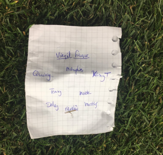 世界足坛4大神秘纸条:最便宜的价值27万,巴萨获无价之宝