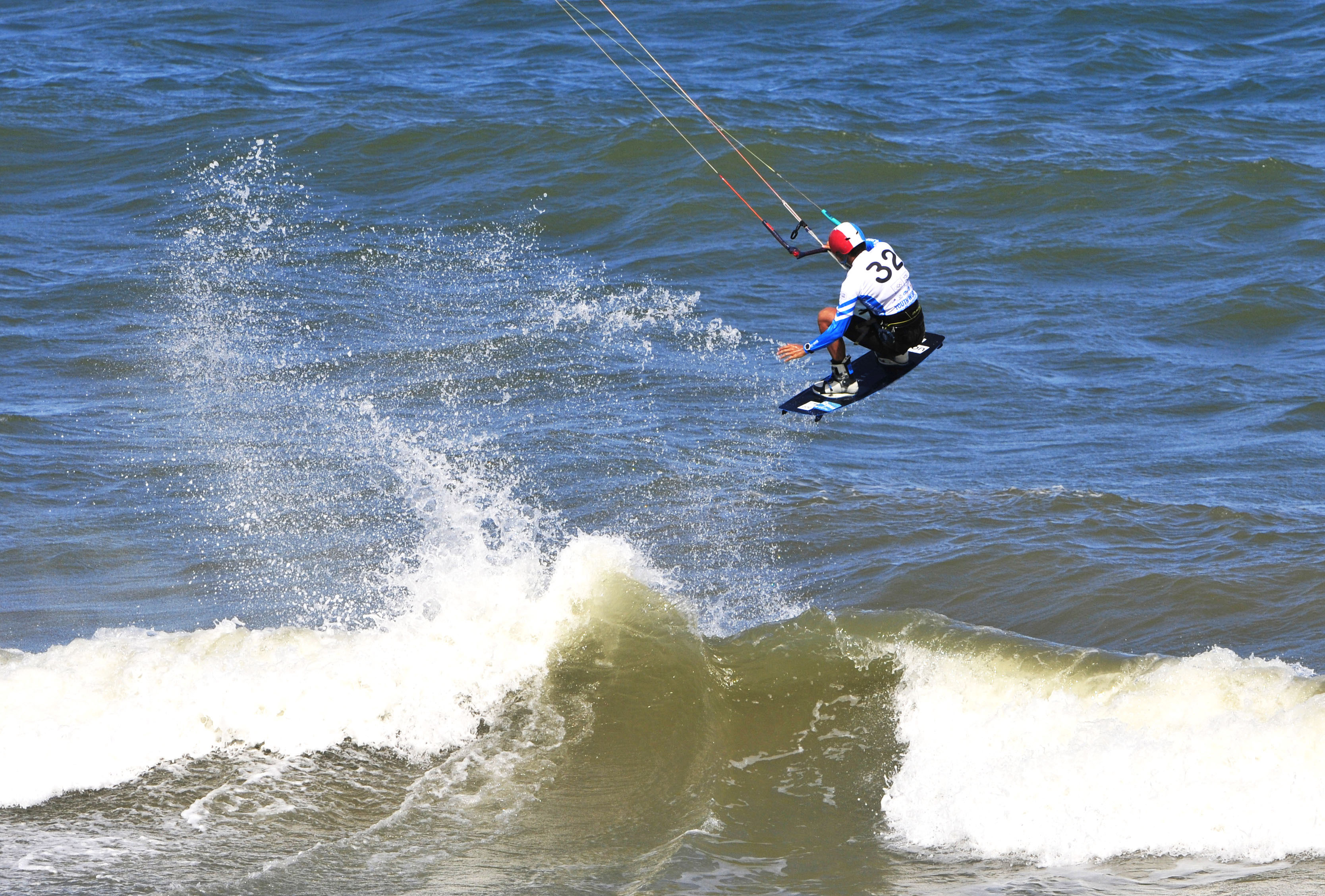 2018青奥会风筝冲浪资格赛第二轮赛况(7)