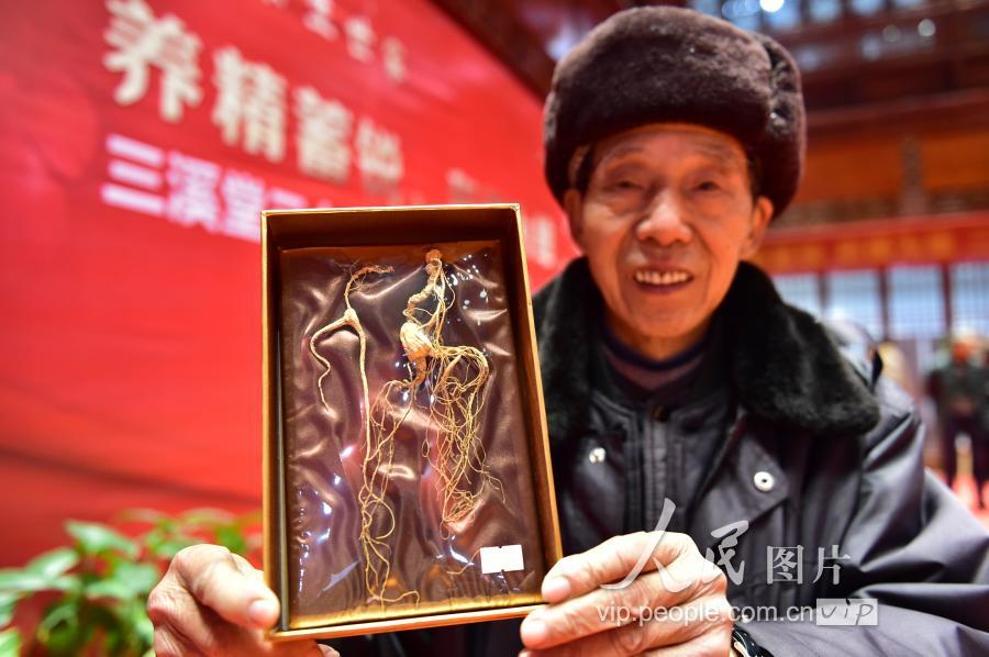 浙江义乌:深冬进补正当时 老字号现百年参王