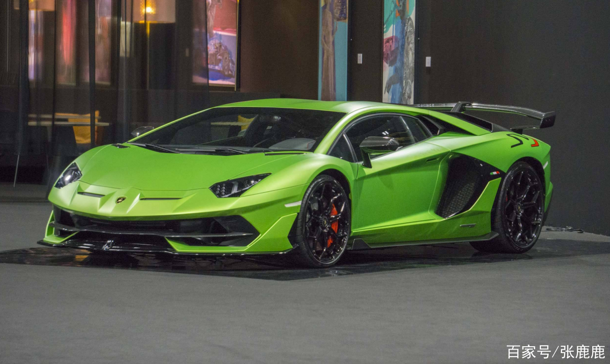 蘭博基尼aventador s:舒適的座椅,穩定的跑速,令人心動!