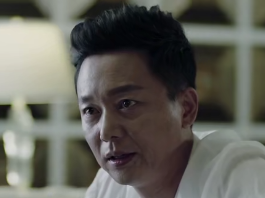 橙红年代:聂万峰反复确认过子光失忆后,眼里闪过一丝同情