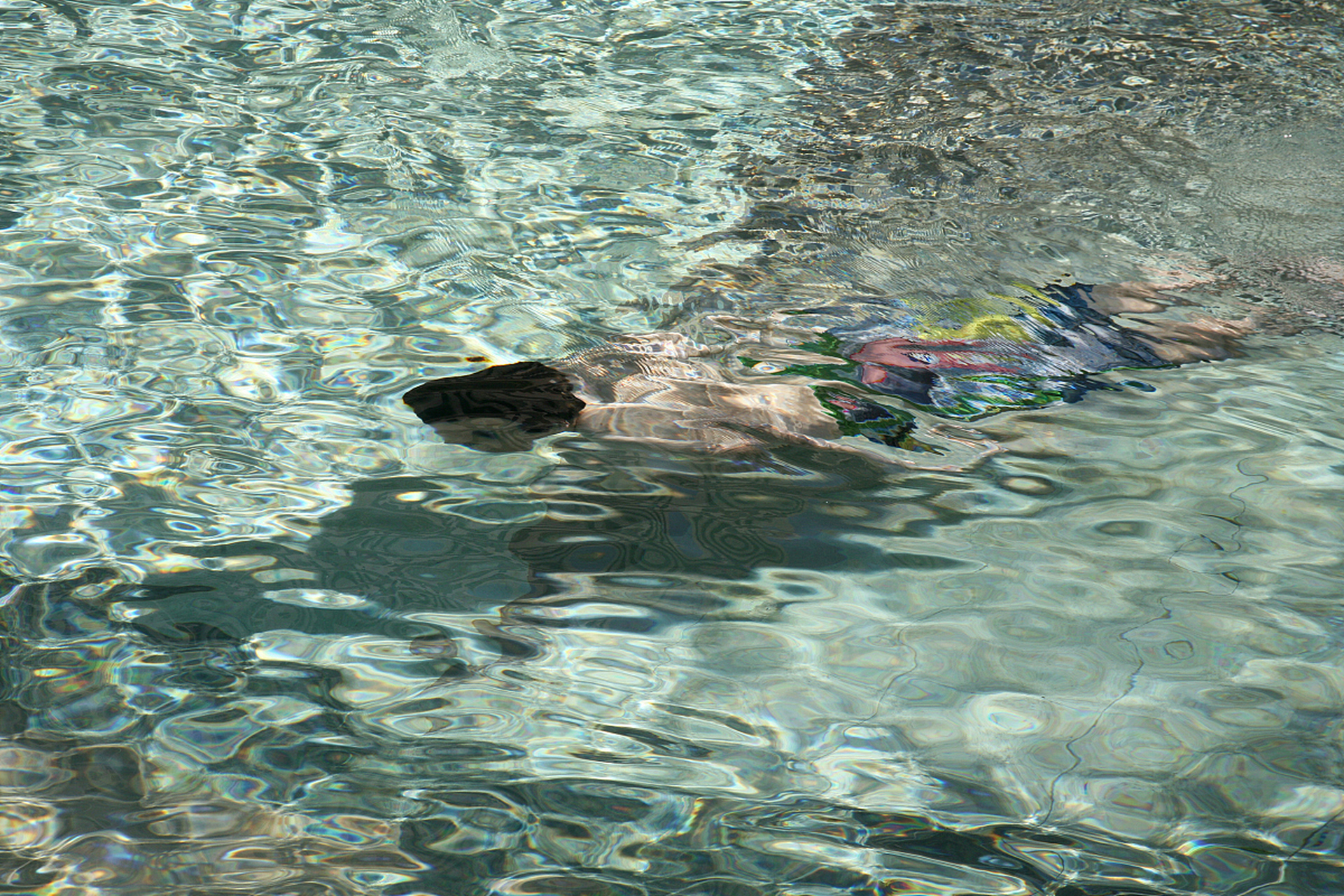 就听说昨晚上又有一位二十几岁的小伙子去游泳而被水淹死