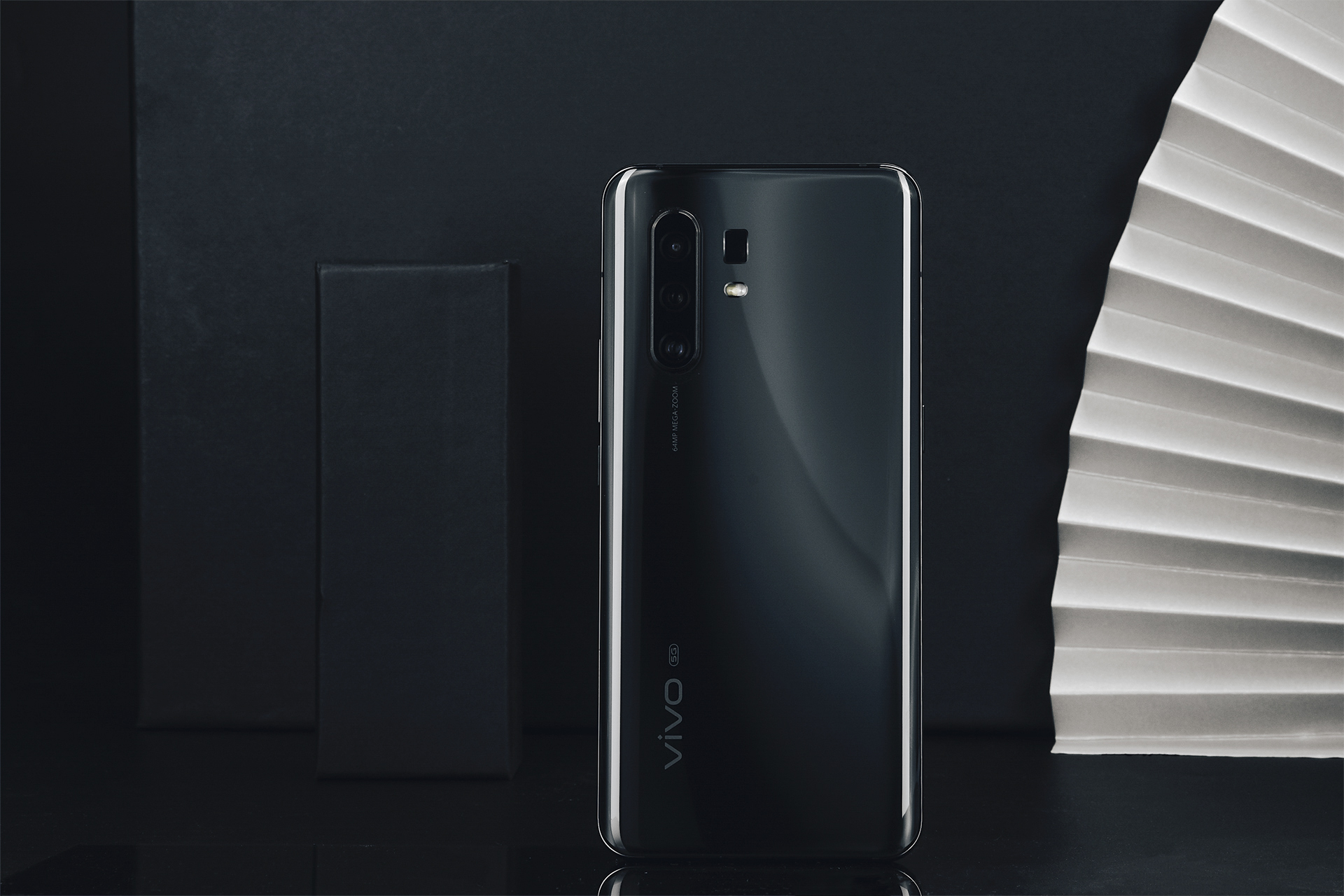 vivo x30 pro抢先上手:双模5g 60倍望远四摄