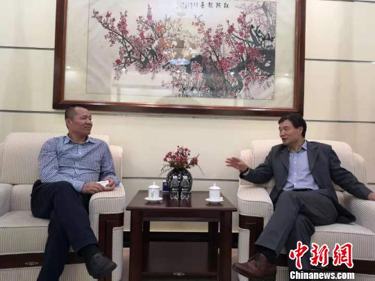 中国驻博茨瓦纳大使赵彦博会见中新社副社长夏春平一行