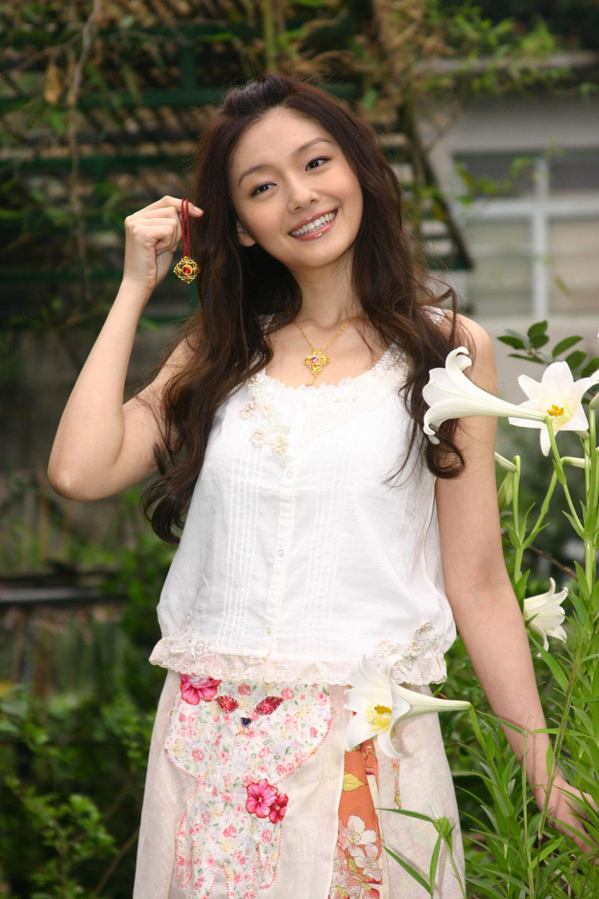 回顾大s的经典时刻:那些年,她的写真风格让我们心动不已 在光彩照人的