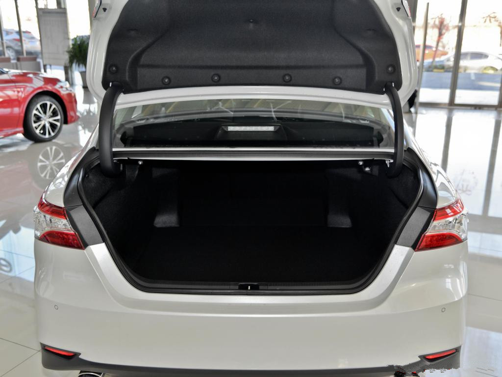 第八代凯美瑞试驾感受及推荐车型