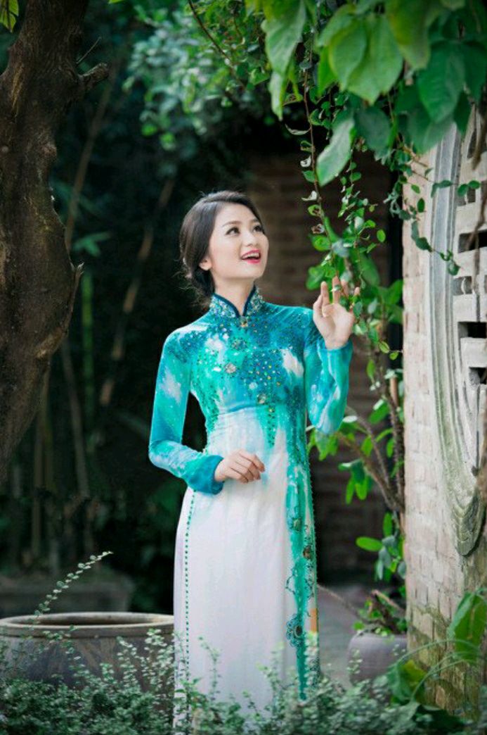 身着奥黛的越南美女有人喜欢吗?