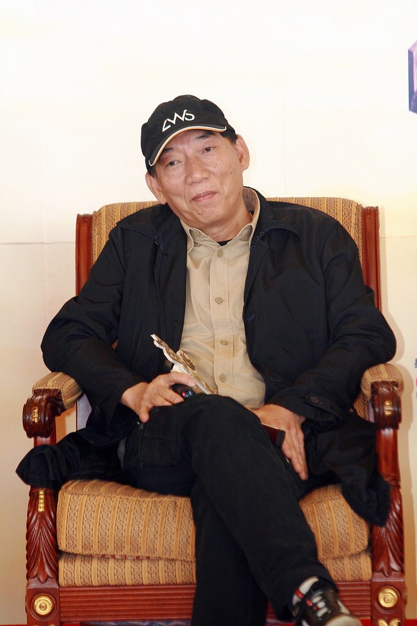 袁和平出生于武术世家,他的父亲是电影史上首位武指袁小田.