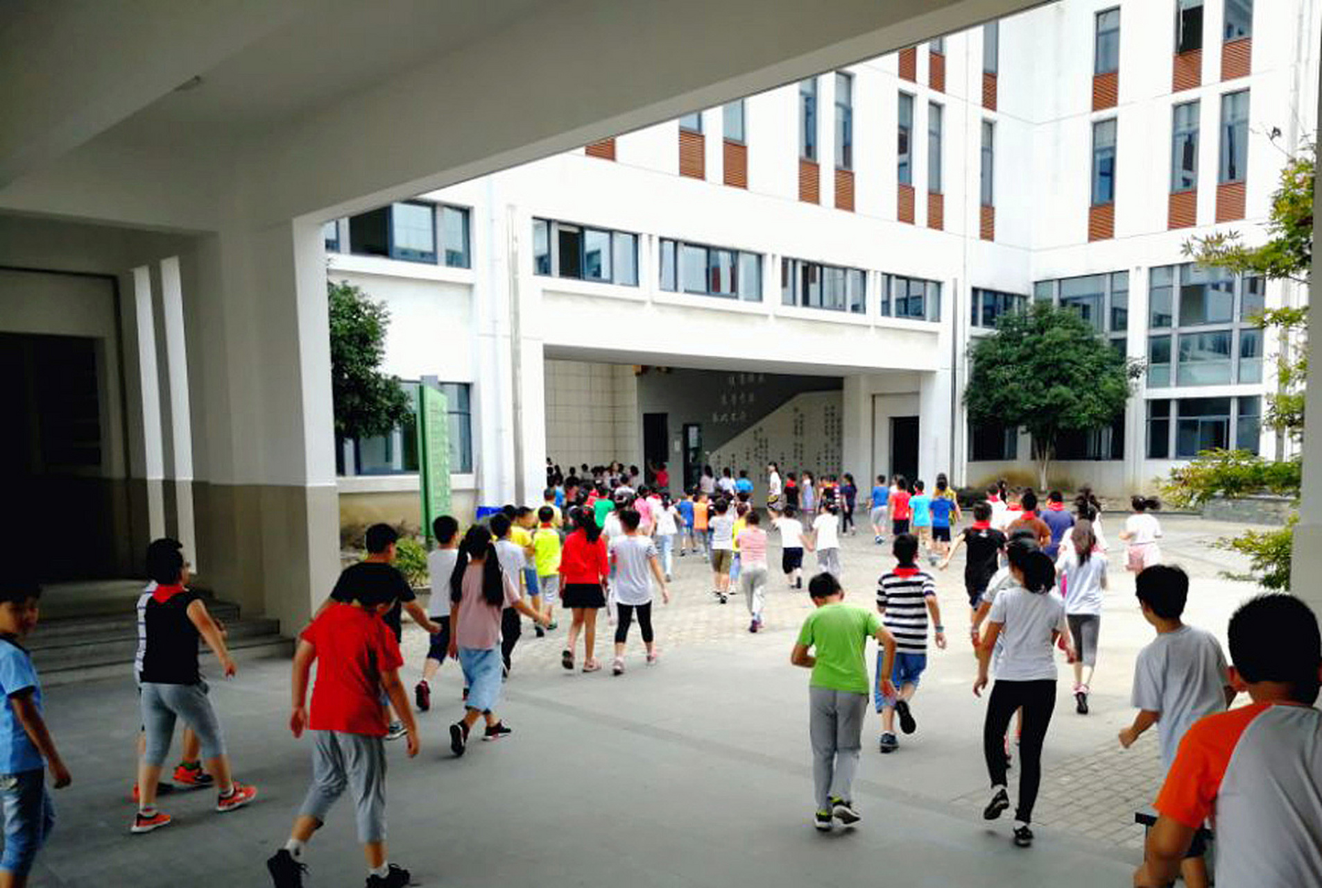 逸阳空港小学年底前竣工,作为今年"滨城"建设十大工程中"实施社会事业