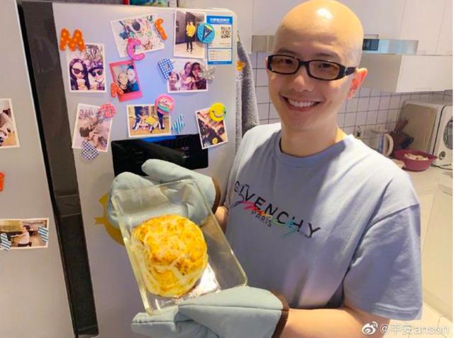 歌手平安喜获二胎,早上还在电台直播,给孩子取名平八八?