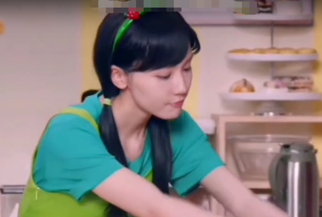 诸葛大力扎双马尾辫会很丑?当看到扎着马尾辫的她,我想谈恋爱了