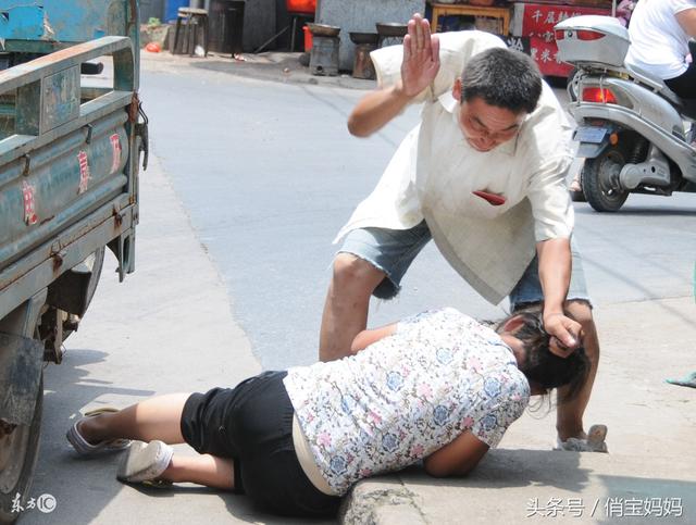 怀孕8个月的妻子遭老公猛踢肚子,医院的检查让孕妈崩溃