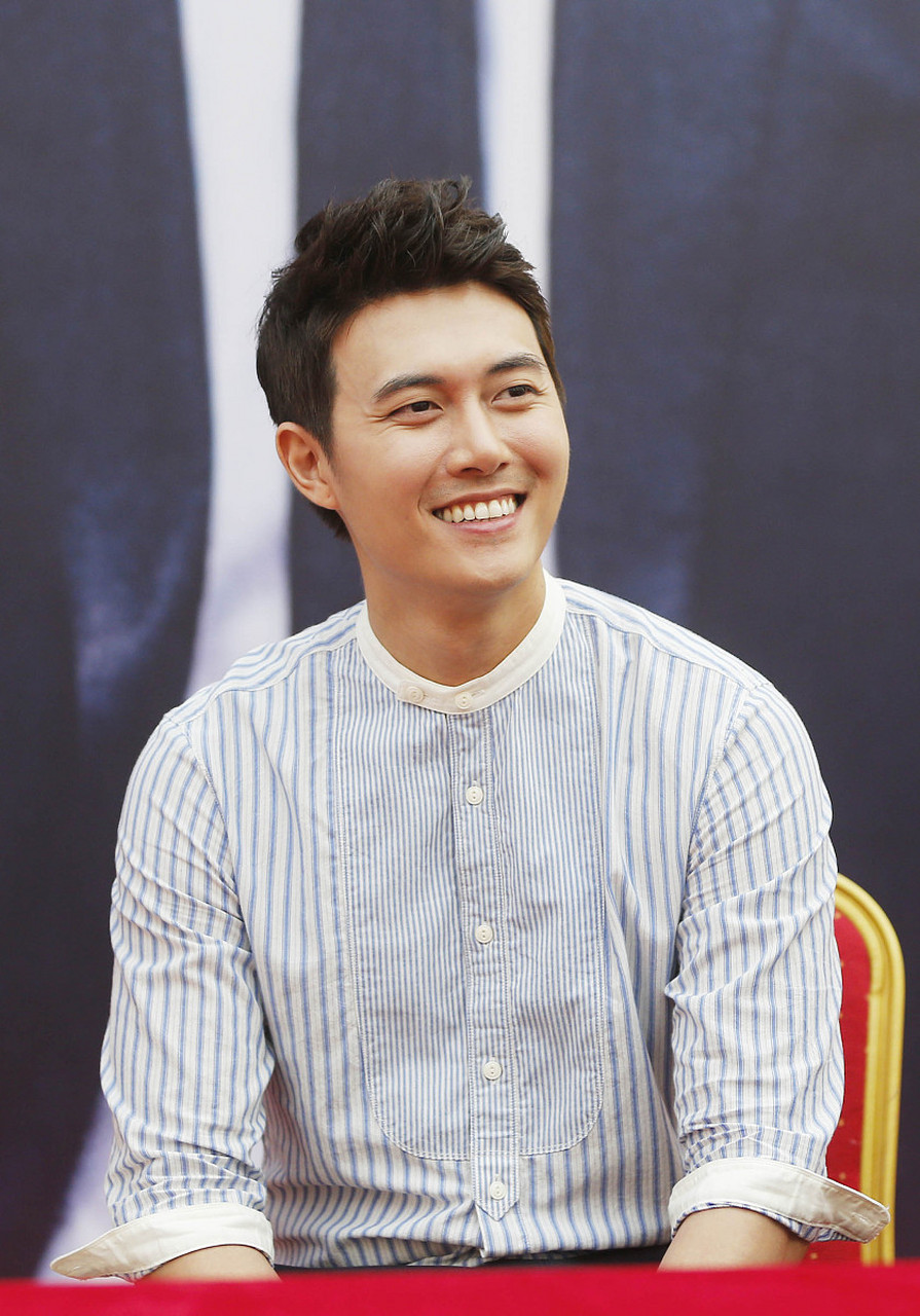 曹骏是173的身高,在圈内其实不算是一个优势身高,再加上自身长相,跟不