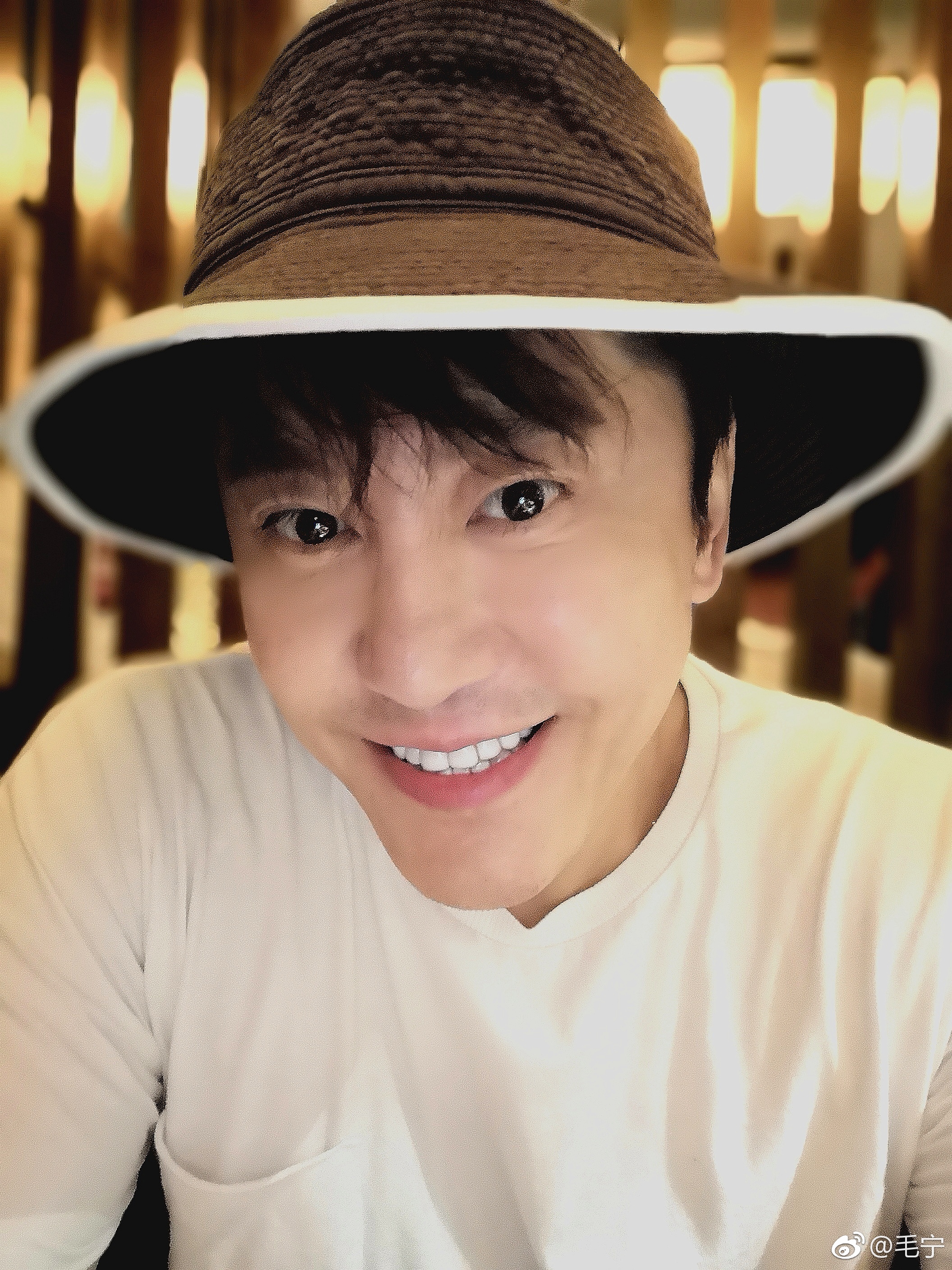 50岁毛宁罕见露面,多年坎坷不见消沉,驻颜有术堪比杨钰莹