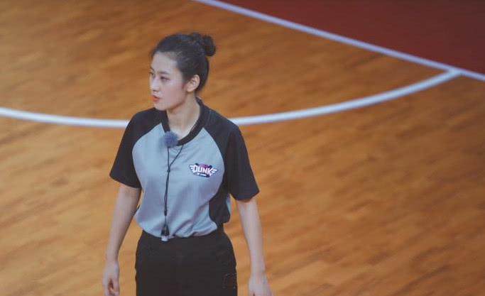 中国最美篮球女裁判,林书豪,周杰伦都为之惊叹!