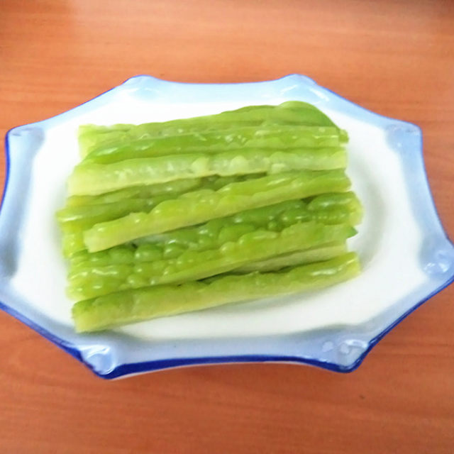 白灼苦瓜,保留了苦瓜原有的清鲜真本味,拯救夏日没食欲
