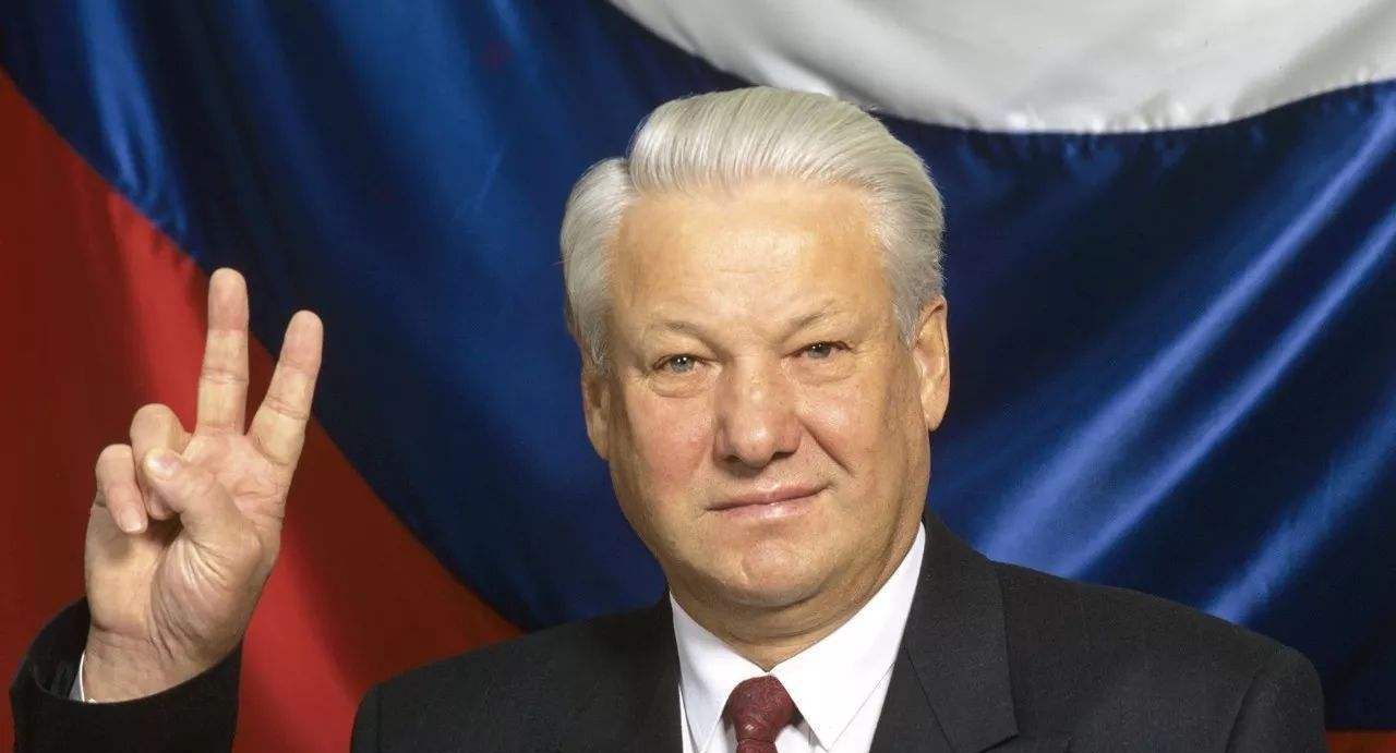 苏联当初是如何解体的?雪崩时,没有一片雪花是无辜的