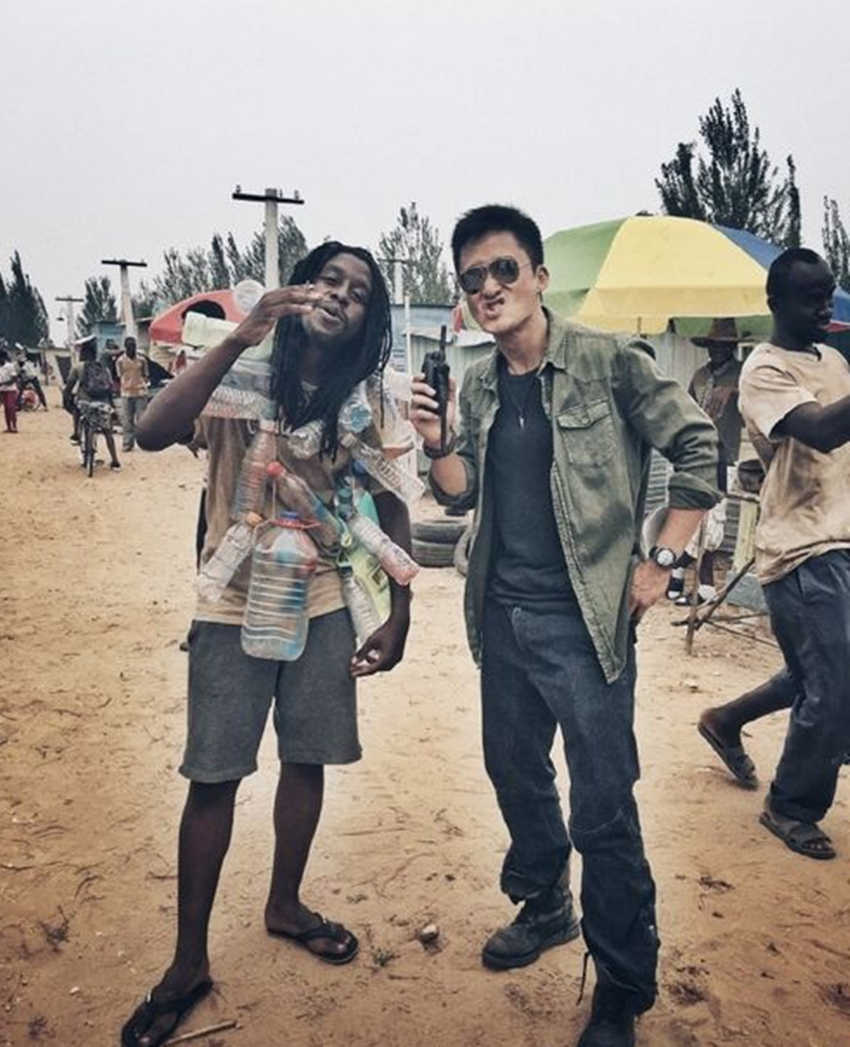 【《战狼2》罕见幕后花絮,张张经典,图5吴京笑得像个200斤的孩子】这