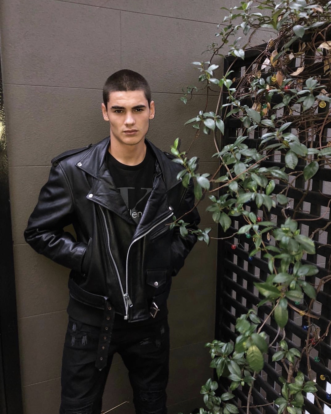 澳大利亚新晋男模|从邻家男孩到小狼狗的蜕变——caspar thomas