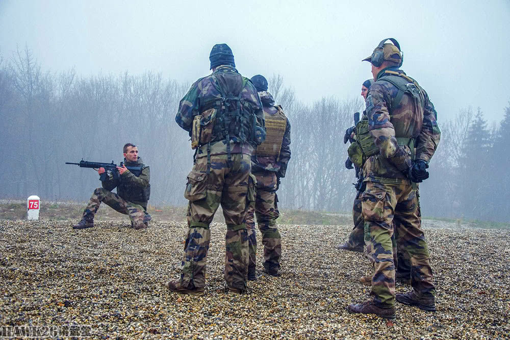 终于盼到这一天 法国陆军第7山地猎兵营列装hk416f步枪