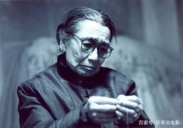 穿花棉袄,肩扛扁担的章子怡你见过么-《我的父亲母亲》 穿花棉袄,肩扛扁担的章子怡你见过么-《我的父亲母亲》