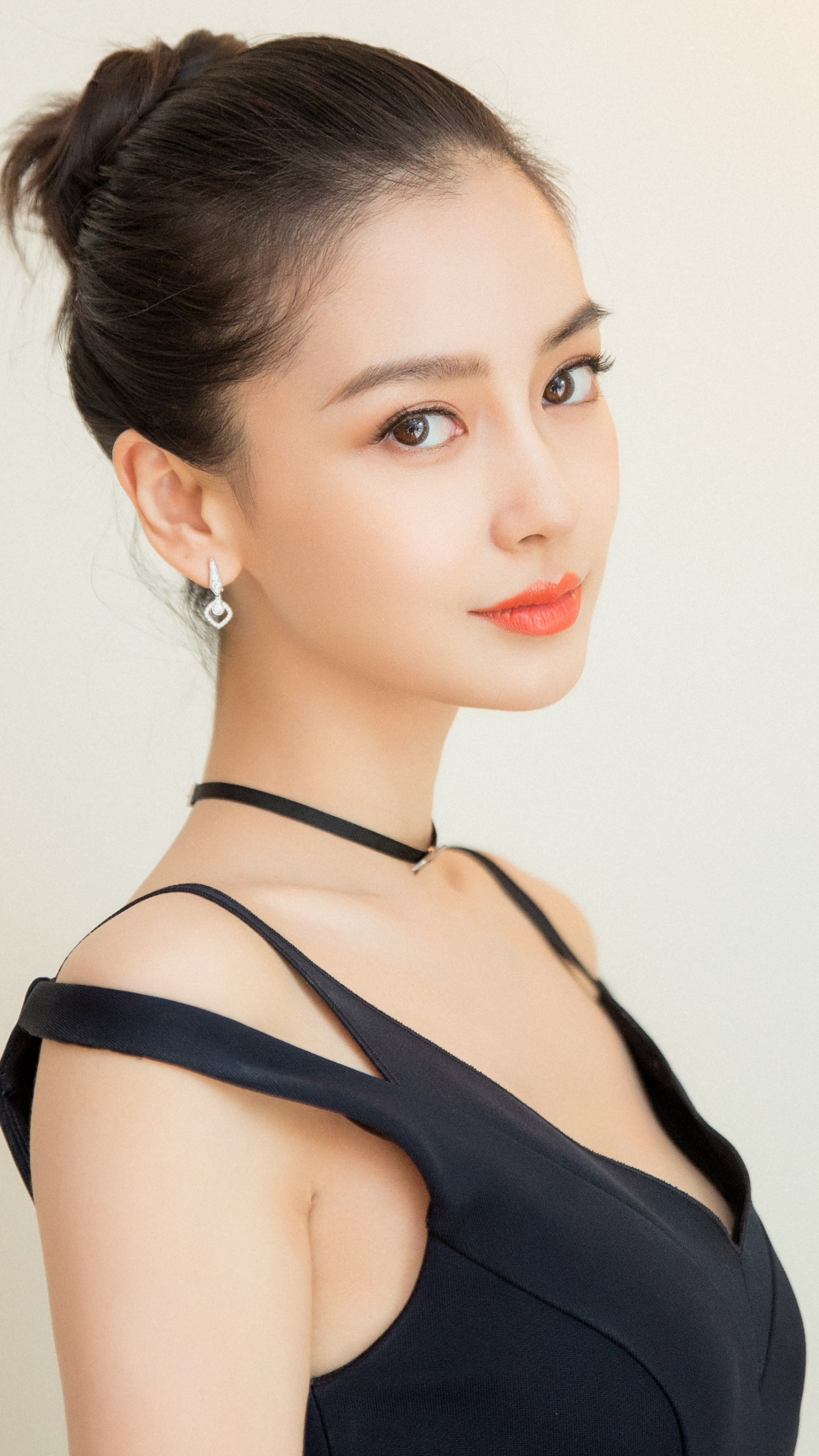 angelababy精美壁纸:把最美的微笑留在平淡的流年里