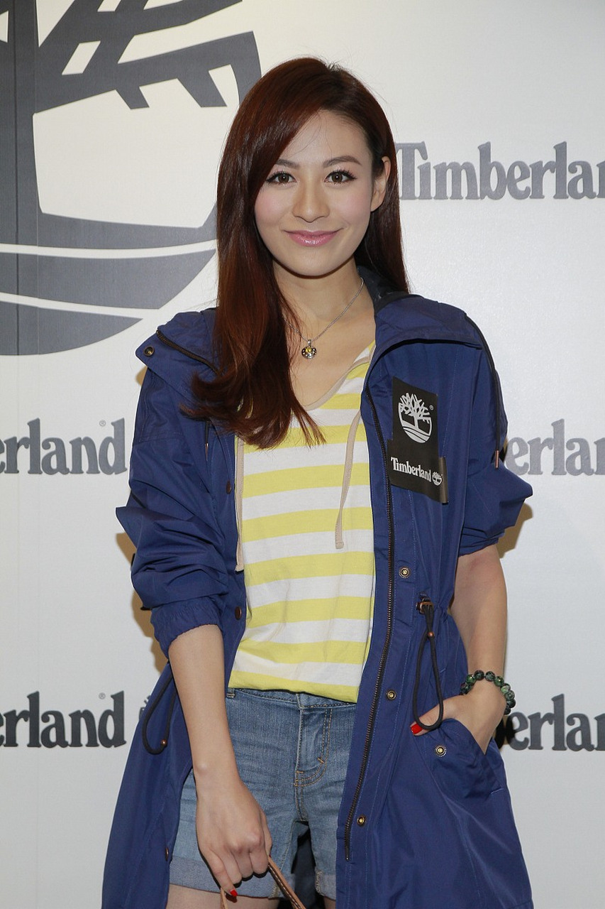 "谢娜:"你喜欢分隔两地?"应采儿:"超喜欢.