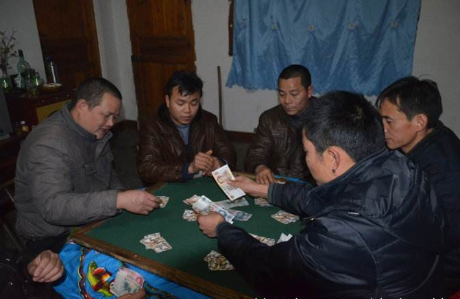 关于牌九的劝赌民谣——天字九,地字九,四人坐下推牌九