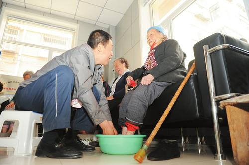 黎绮雯妈妈图片