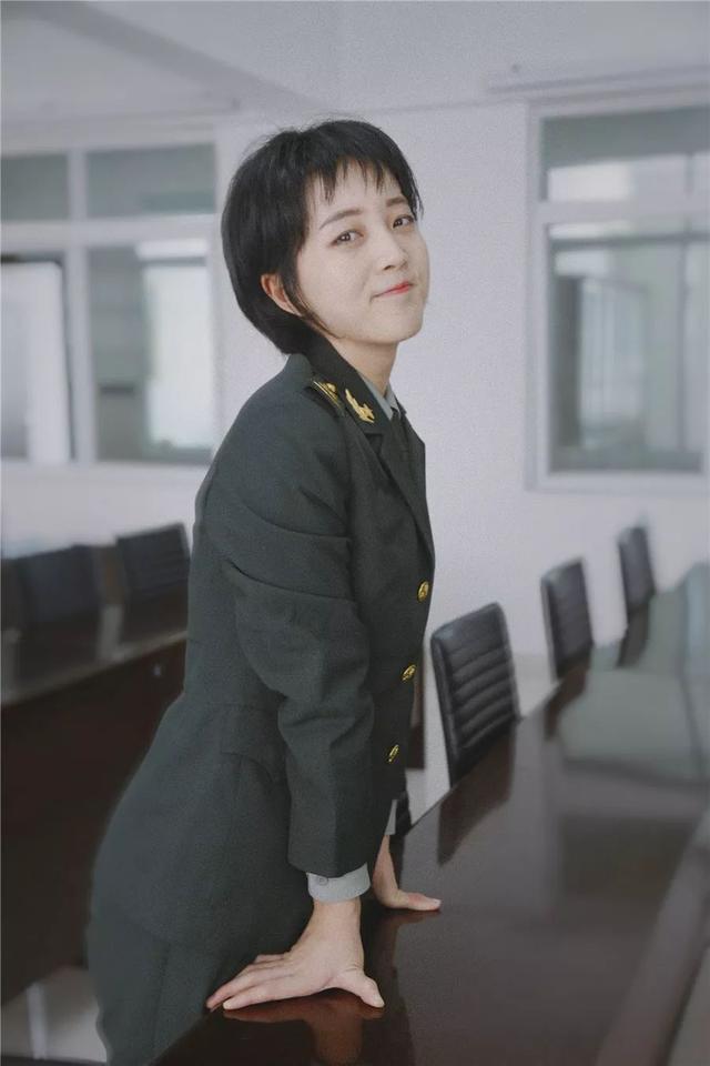 她们穿军装的样子真美!一起来围观漂亮的小姐姐