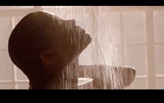 住得起千万豪宅,也能挖土探地穴,朱莉版古墓丽影不光只有事业线