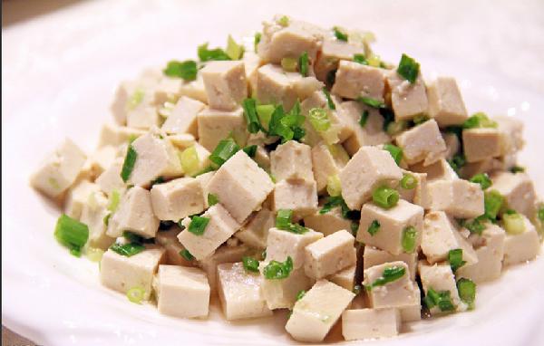 一斤豆腐一把小葱,教你正宗小葱拌豆腐,鲜嫩爽口味道不再寡淡